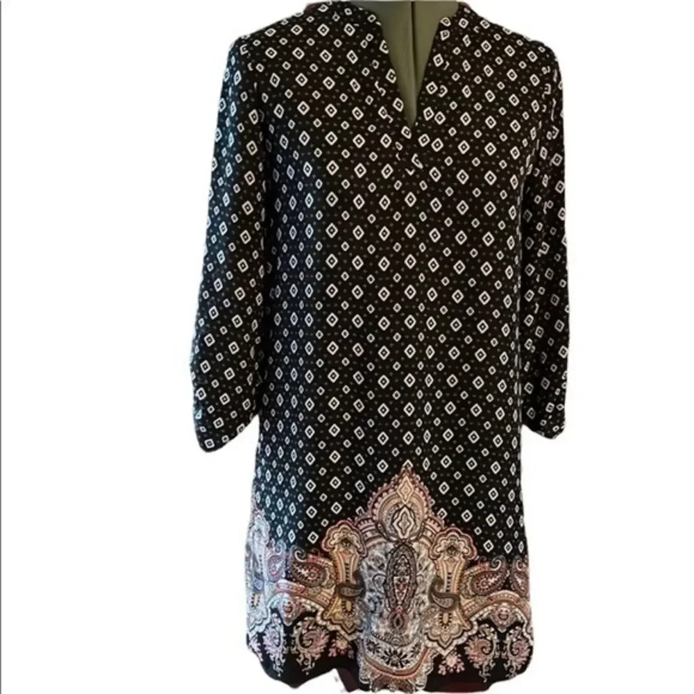 NWOT Buttons X Francesca’s Diamond Geo Paisley‎ Shift Dress Size Small